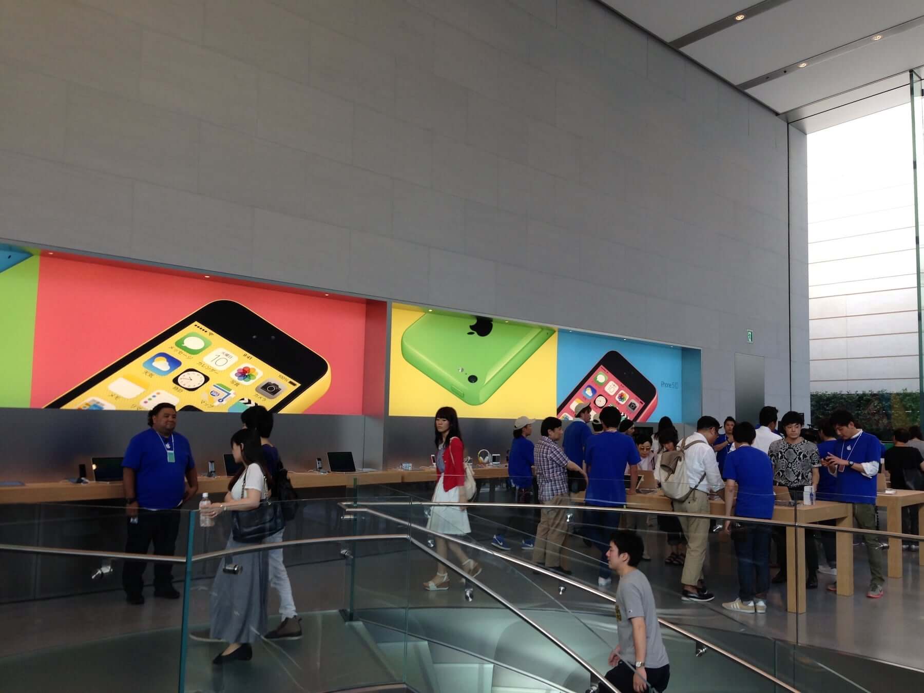 Apple Store 表参道 1階部分