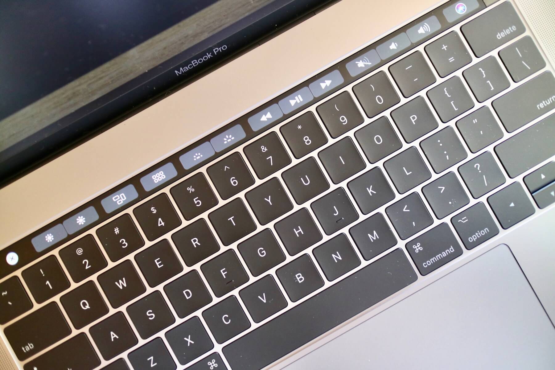 macbook pro アンチグレアフィルム