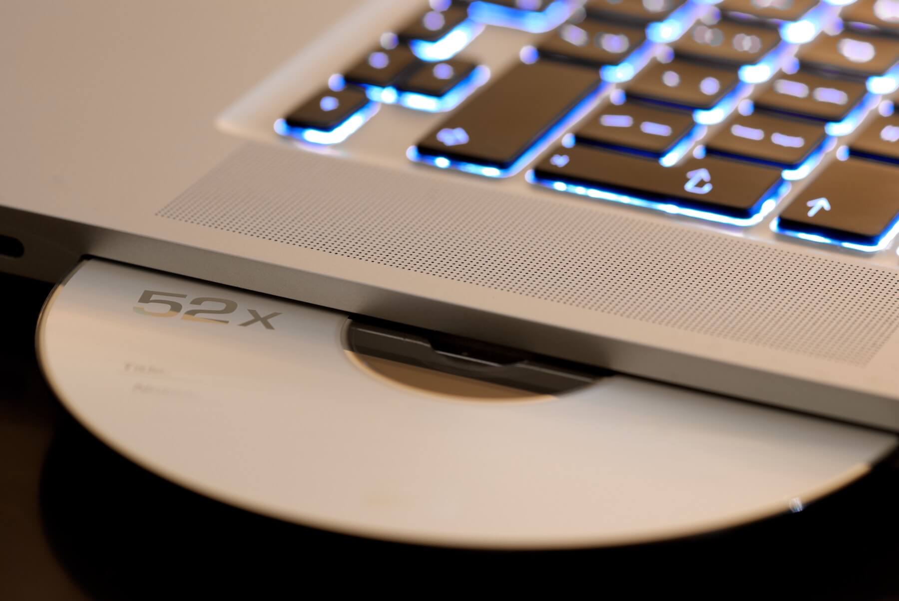 Macの「ディスクの不正な取り出し」の解決策。USB/SDカード/CD/DVDをMacから安全に取り外す